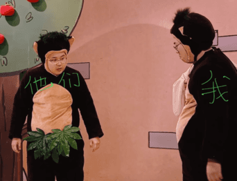 图片夸张了, 其实也是有几个糙老爷们不带毛巾的